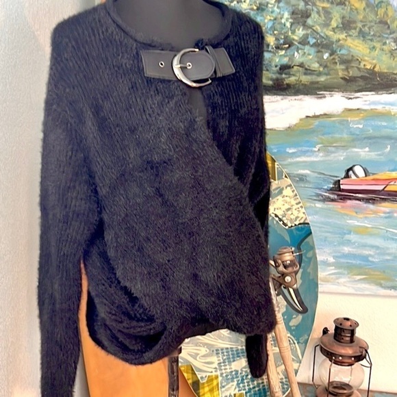 Fashion Nova,Fuzzy, Fun, Funky & Fabulous! Awesome Piece,Perfect for the Season - Picture 4 of 16